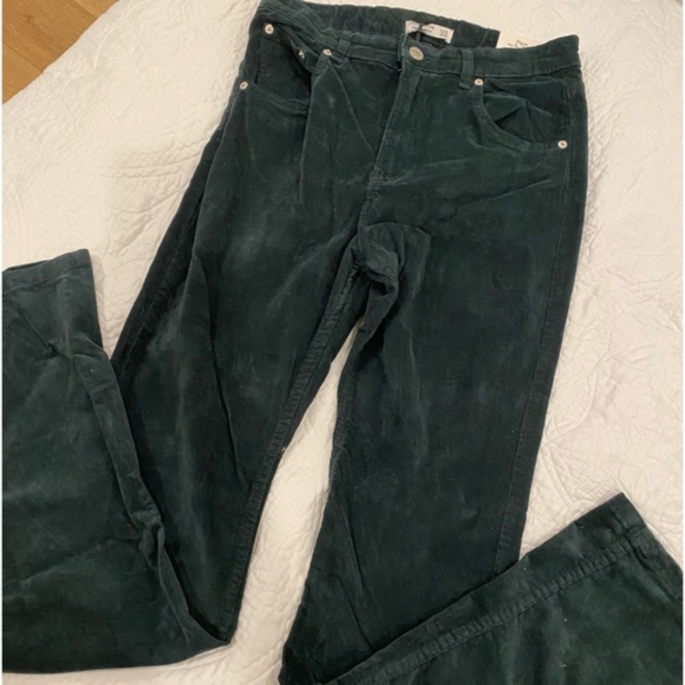 High Rise slim flare by PULL& BEAR- brought here from FRANCE 🇫🇷fashion forward